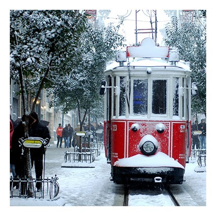 Τραμ στη χιονισμένη Κωνσταντινούπολη