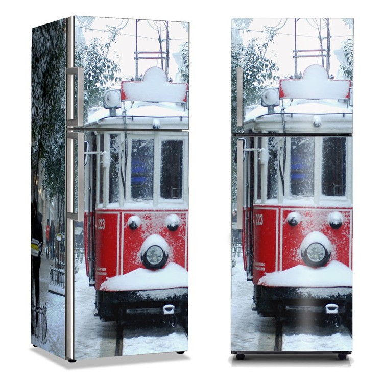 Αυτοκόλλητο Ψυγείου Τραμ στη χιονισμένη Κωνσταντινούπολη