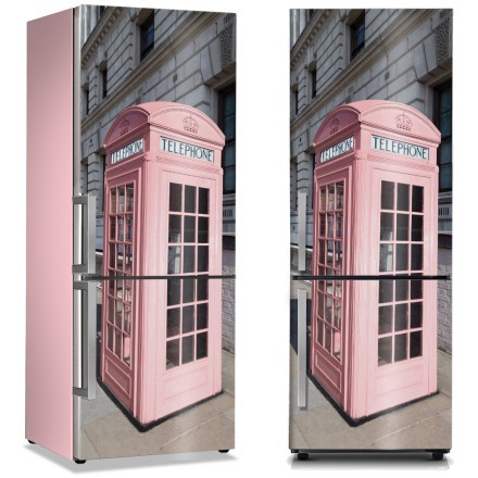 Ροζ τηλεφωνικός θάλαμος στο γκρίζο Λονδίνο
