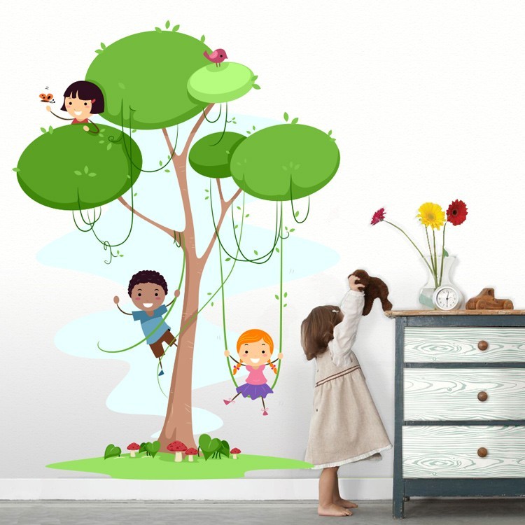 Αυτοκόλλητο Τοίχου Παιδάκια πάνω στο δέντρο