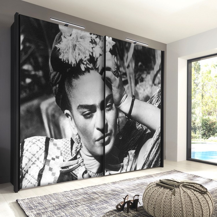 Αυτοκόλλητο Ντουλάπας Frida Kahlo in Black and White