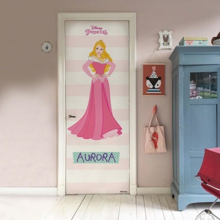 Πριγκίπισσα Αυγή σε ριγέ φόντο Αυτοκόλλητο Πόρτας