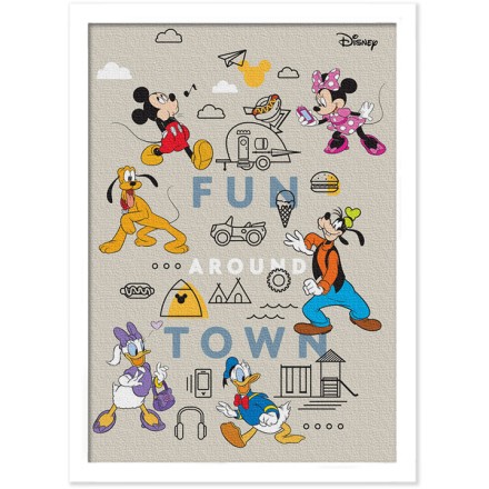 Fun arround town, Mickey Mouse!