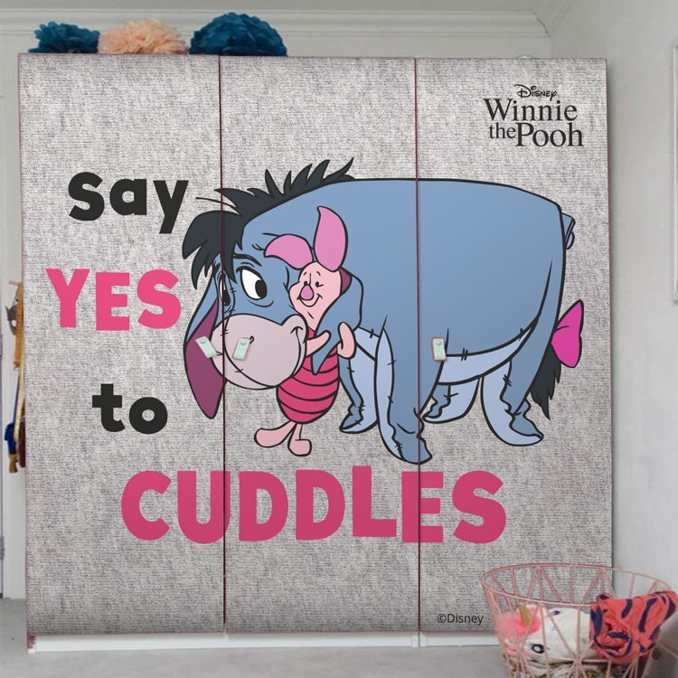 Αυτοκόλλητο Ντουλάπας Say yes to Cuddles, Winnie the Pooh