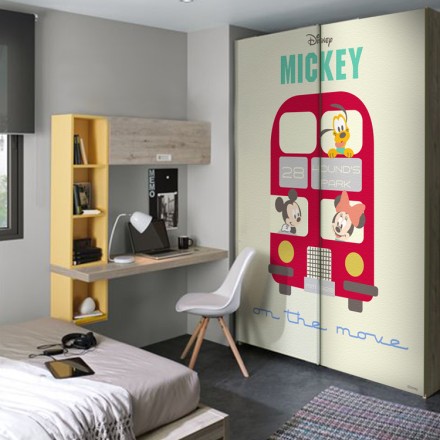 Mickey & friends on the move Αυτοκόλλητο Ντουλάπας