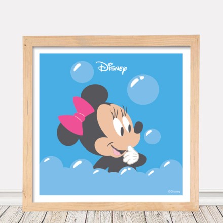 Η Minnie Mouse κάνει μπάνιο