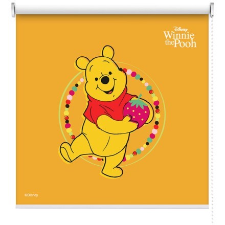 Winnie the Pooh με φράουλα στο χέρι