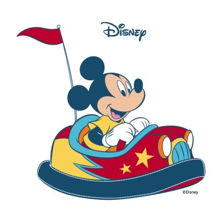 Mickey Mouse παίζει με αυτοκινητάκι σε λούνα παρκ!