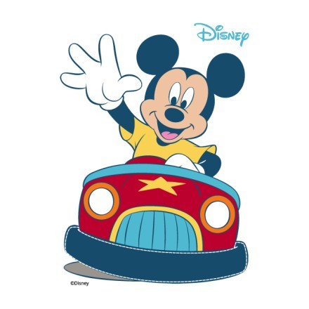 O Mickey Mouse παίζει χαρούμενο με κινούμενο αυτοκινητάκι