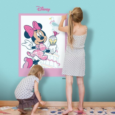 Minnie Mouse κρατάει ένα παγωτό Αυτοκόλλητο Τοίχου