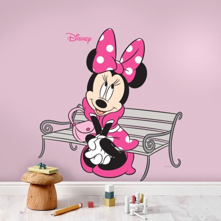 H Μinnie Mouse κάθεται σε παγκάκι! Αυτοκόλλητο Τοίχου