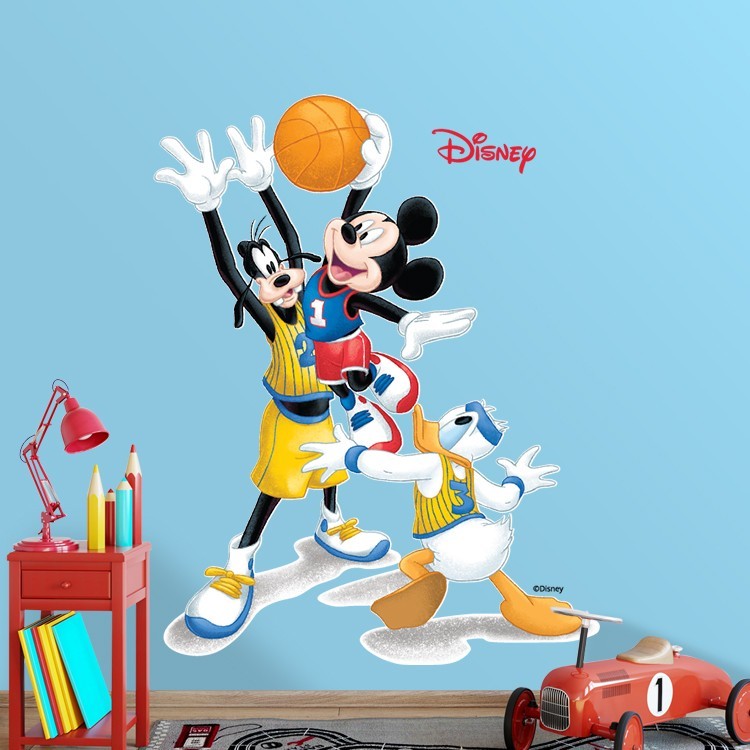 Αυτοκόλλητο Τοίχου Mickey & friends play basketball