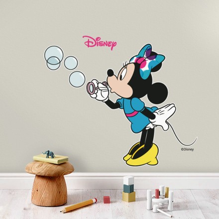 Η Minnie Mouse κάνει φούσκες και παίζει! Αυτοκόλλητο Τοίχου