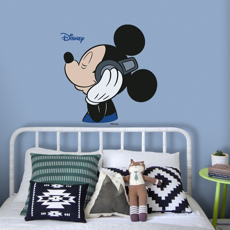 Αυτοκόλλητο Τοίχου Mickey Mouse is listening to music!!