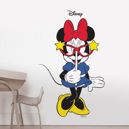 Minnie Mouse με καρναβαλικά γυαλιά