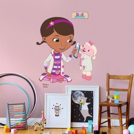 Η γιατρός και η μικρή Αρνίτσα , Doc McStuffins Αυτοκόλλητο Τοίχου