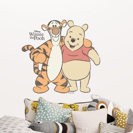 Ο Winnie the Pooh και η Τίγρης κάθονται αγκαλιά! Αυτοκόλλητο Τοίχου