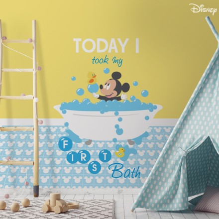 Σήμερα έκανα το πρώτο μου μπάνιο με τον Mickey Mouse! Ταπετσαρία Τοίχου