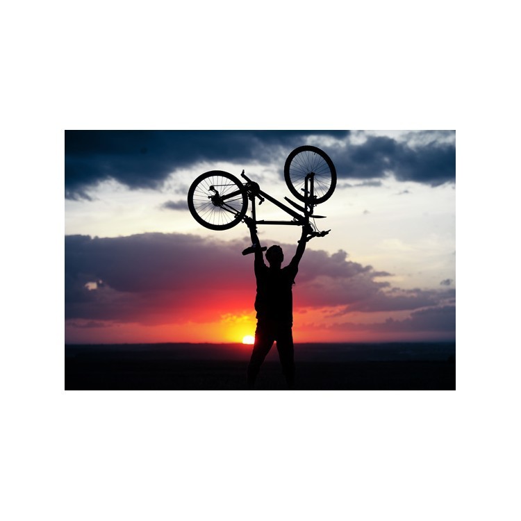  Ποδηλατης στο ηλιοβασίλεμα