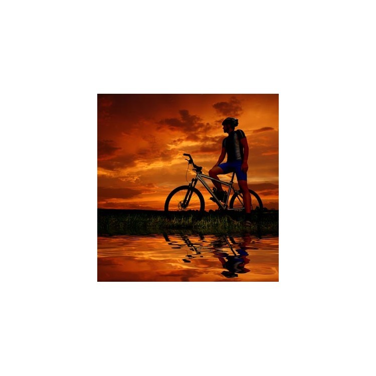 Ποδηλάτης στο ηλιοβασίλεμα