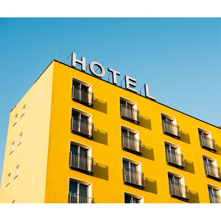  Κίτρινο ξενοδοχείο