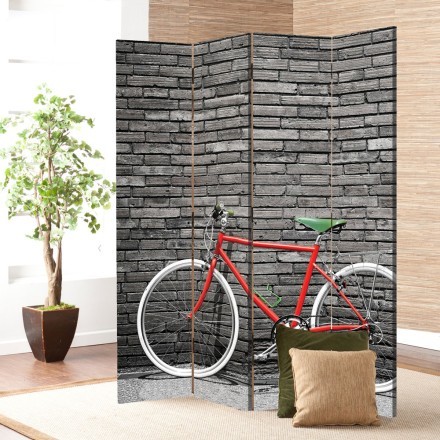 Ποδήλατο σε σκούρο τοίχο Παραβάν