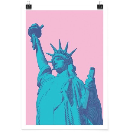 Άγαλμα της Ελευθερίας σε ροζ φόντο