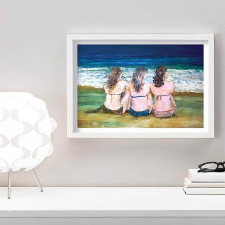 Τρείς κοπέλες στην παραλία