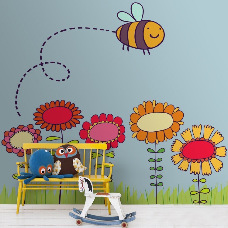 Ταπετσαρία Τοίχου Μέλισσα πετά πάνω από λουλούδια