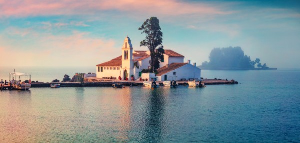 θέα της Μονής Βλαχέρνας