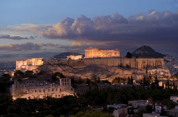 Ακρόπολη με συννεφιά