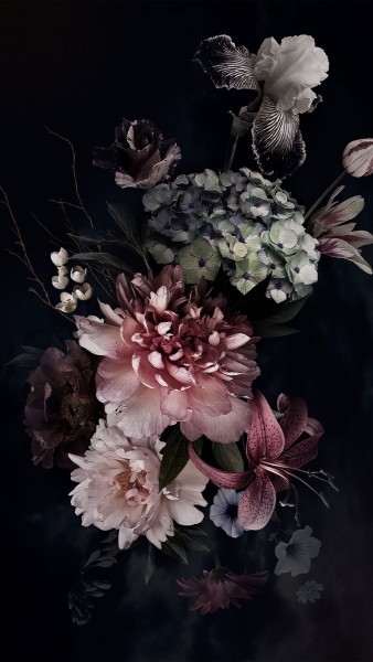 Μπουκέτο λουλουδιών σε μαύρο φόντο