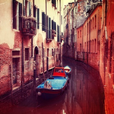 Βενετία σε κόκκινο χρωματισμό
